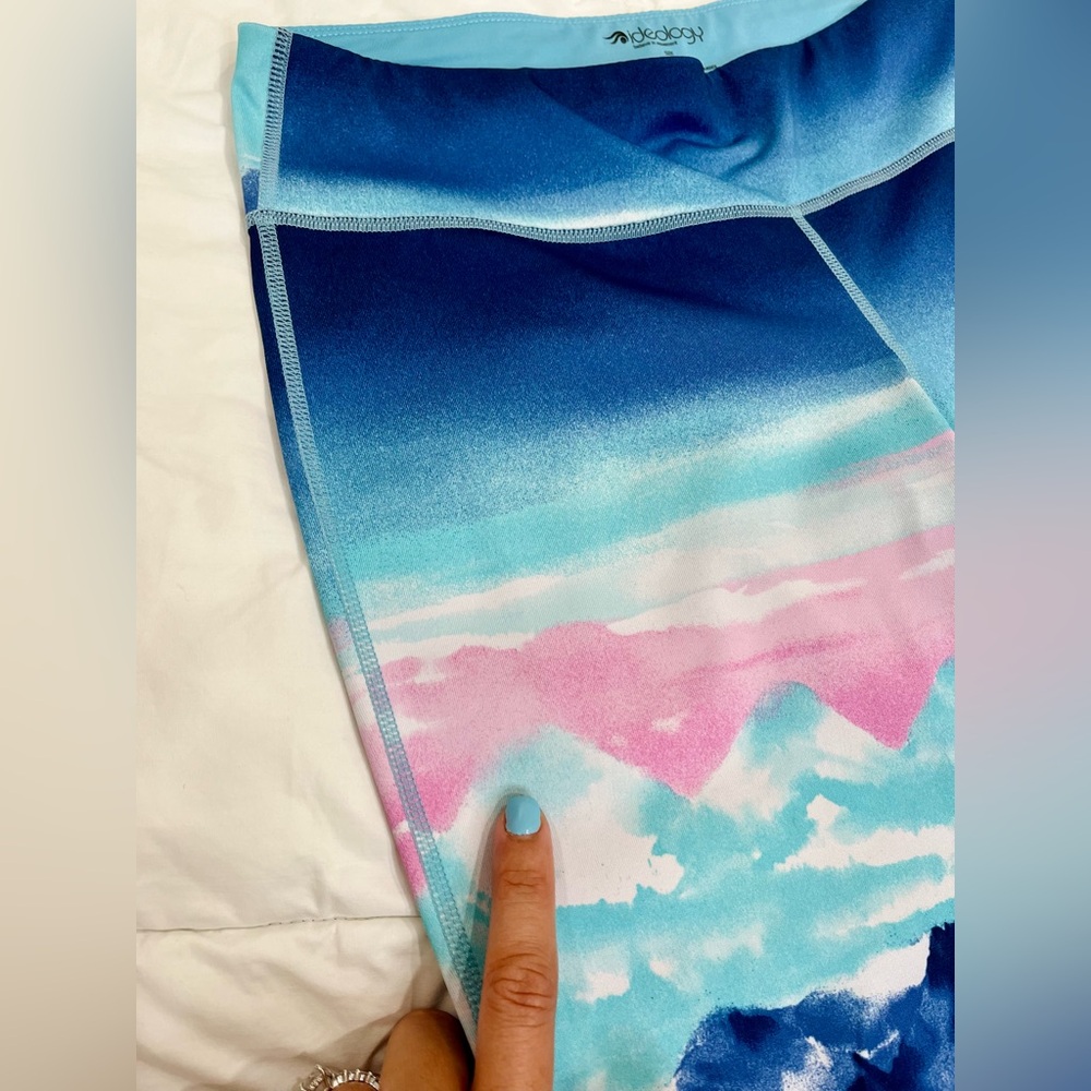 Ideology • Women’s Activewear Blue and Pink Mountain Patterned Leggings M GUC - Picture 8 of 8